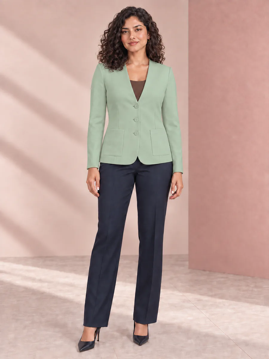 Chaqueta Módena en verde salvia, editorial Pulso 01